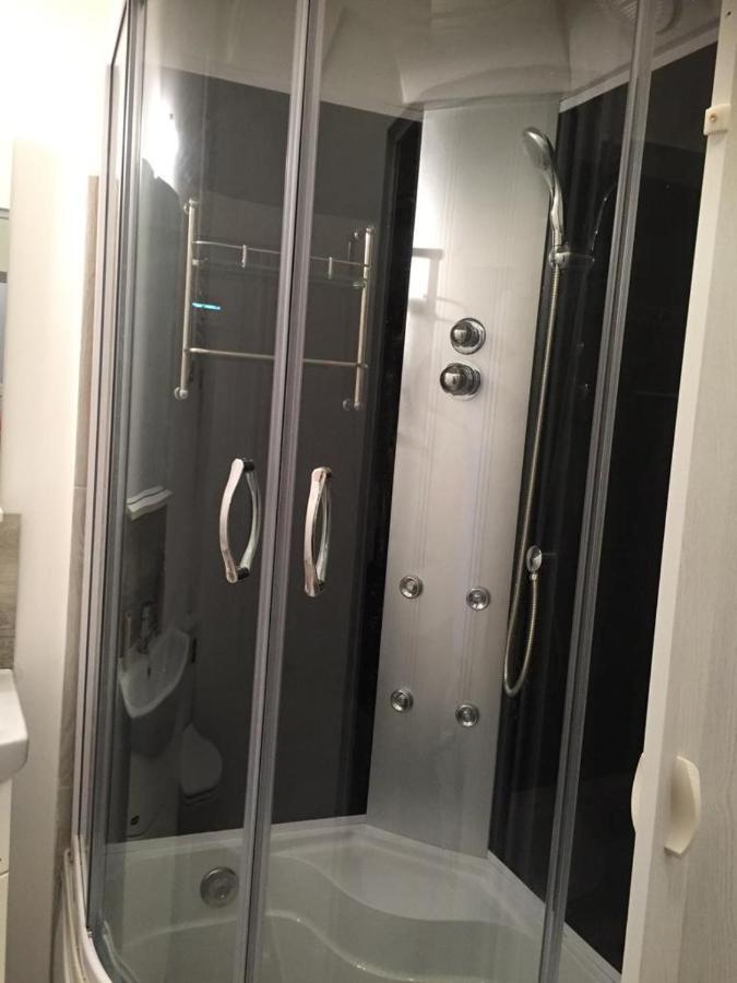 Perla Plantelor Apartman Bukarest Kültér fotó